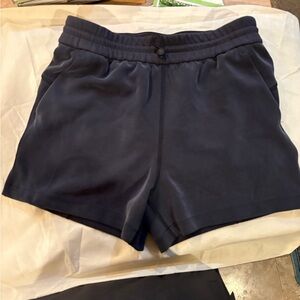 Lululemon Softstreme High-Rise Short 4” size 6